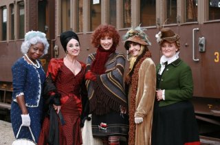 Veronica Pivetti e le altre bizzarre concorrenti al titolo di Befana nella fiction tv miacarabefana.it
