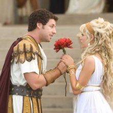 Adam Sandler e Teresa Palmer in una scena del film Racconti incantati