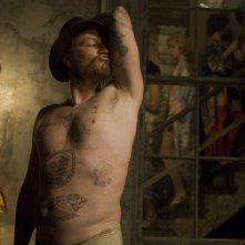 Jared Harris in una scena del film Il curioso caso di Benjamin Button