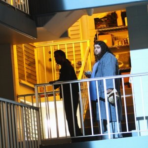 Jorge Garcia in una scena dell'episodio Because You Left di Lost