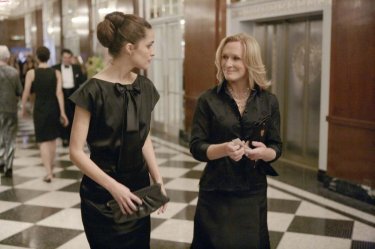 Glenn Close e Rose Byrne nell'episodio I lied, too di Damages