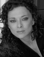 Un primo piano di Kate Spadaro.