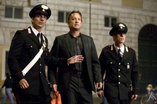 Tom Hanks nei panni di Robert Langdon in una scena del film Angeli e Demoni