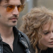 Guido Caprino e Roberta Giarrusso in una scena della serie tv Il commissario Manara