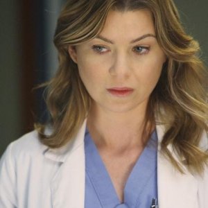 Ellen Pompeo in una sequenza dell'episodio 'All By Myself' della serie tv Grey's Anatomy