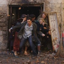 Helen Mirren, Brendan Fraser, Rafi Gavron, Eliza Bennett e Paul Bettany in una scena del film Inkheart - La leggenda di cuore d'inchiostro