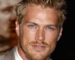 Jason Lewis torna in Brothers & Sisters
