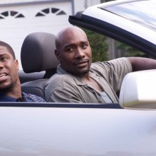 Kevin Hart e Morris Chestnut in una scena del film Not Easily Broken