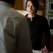 Lou Taylor Pucci in una scena del film The Horsemen