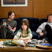 Lou Taylor Pucci, Liam James e Dennis Quaid in una scena del film The Horsemen