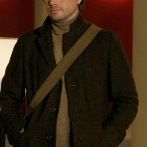 Matthew Settle in una scena dell'episodio In the Realm of Basses di Gossip Girl