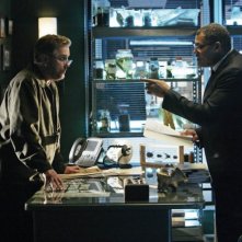 William Petersen e Laurence Fishburne in una scena dell'episodio 'One to go' della serie tv CSI Las Vegas