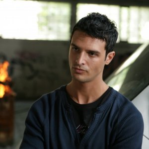 Alessandro Pess è Giovanni nell'episodio Fratelli de Il bene e il male