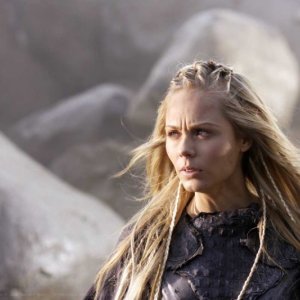 Laura Vandervoort in una scena dell'episodio 'Bloodline' della serie tv Smallville
