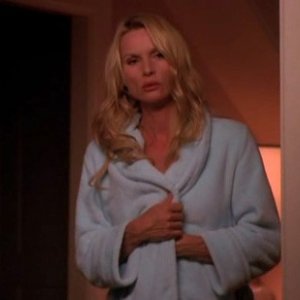 Nicollette Sheridan nell'episodio Home is the Place della serie Desperate Housewives.