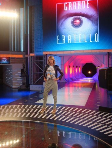 Alessia Marcuzzi presenta la nona edizione del Grande Fratello