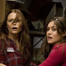 Jaime King e Megan Boone in un'immagine del film My Bloody Valentine 3D