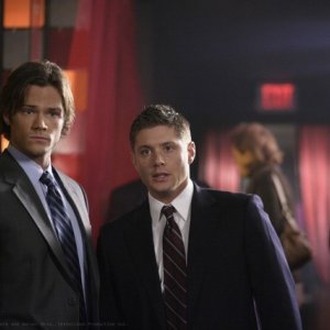 Jared Padalecki e Jensen Ackles in una scena dell'episodio Criss Angel is a Douche Bag di Supernatural