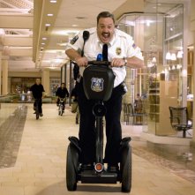 Kevin James è il protagonista del film Paul Blart: Mall Cop