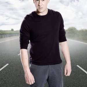 Sahun Dingwall in un'immagine promozionale della serie tv Survivors