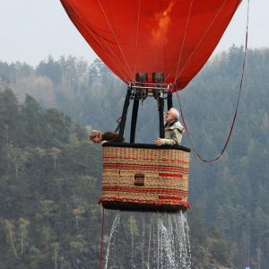 Un'immagine del film Vuoti a rendere