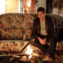 Giampaolo Morelli in un'immagine della seconda stagione della serie L'ispettore Coliandro