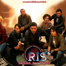 Il cast della stagione 5 di R.I.S. Delitti imperfetti in un wallpaper della serie