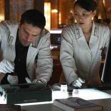 Lorenzo Flaherty e Jun Ichikawa in una scena della stagione 5 di R.I.S. - Delitti imperfetti