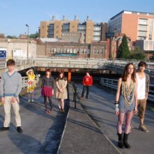 Merveille Lukeba Jack O Connell Lisa Backwell Kathryn Prescott Megan Prescott Ollie Barbieri Kaya Scodelario Luke Pasqualino E Lily Loveless In Una Foto Della Terza Stagione Di Skins 101792