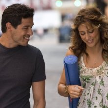 Alessandro Gassman e Jennifer Esposito in una scena di 4 Padri Single