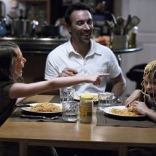 Francesco Quinn in una scena di 4 Padri Single