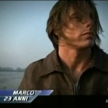 GF 9: primo piano del calciatore Marco Mazzanti in cui si nota una certa somiglianza con Tom Cruise