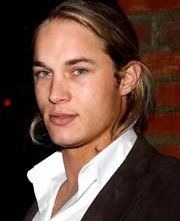 Il modello e attore Travis Fimmel