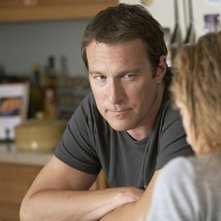 John Corbett in una scena dell'episodio Aftermath di The United States of Tara