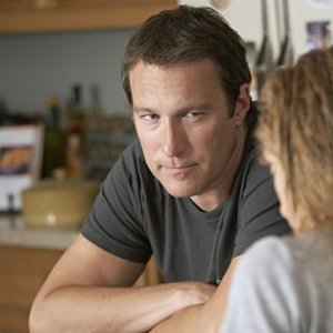 John Corbett in una scena dell'episodio Aftermath di The United States of Tara