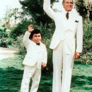 Ricardo Montalban con Hervé Villechaize nel serial Fantasilandia