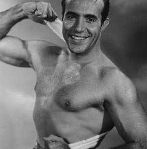 Un ritratto dell'attore Ricardo Montalban
