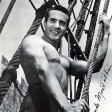 Una immagine sexy di Ricardo Montalban nei primi anni '50