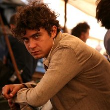 Una immagine di Riccardo Scamarcio nel film Eden Is West, di Costa-Gavras