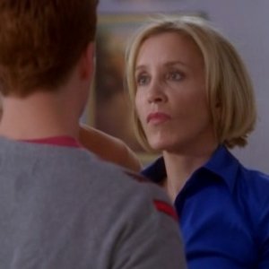 Felicity Huffman nell'episodio Connect! Connect! della quinta stagione di Desperate Housewives