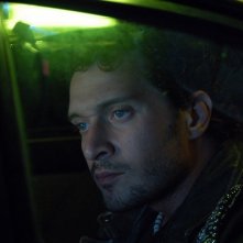 Claudio Santamaria è Toni nel film Aspettando il sole