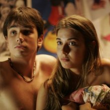 Malik Zidi e Martina pinto in una scena del film Ex