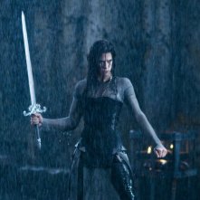 Rhona Mitra in una sequenza del film Underworld: La ribellione dei Lycans