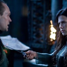 Steven Mackintosh e Rhona Mitra in un'immagine del film Underworld: La ribellione dei Lycans