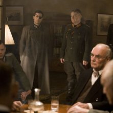 Tom Cruise e Kenneth Branagh in una scena del film Operazione Valchiria