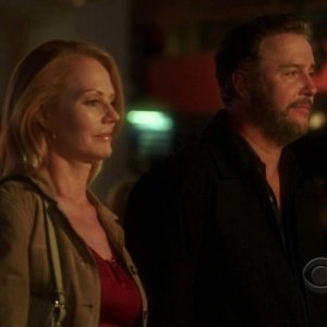 William Petersen e Marg Helgenberger in una sequenza dell'episodio 'One to go' della serie televisiva CSI Las Vegas