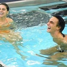 Grande Fratello 9: Marco Mazzanti e Claudia Perna in piscina