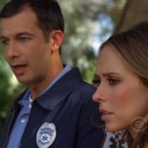 Jennifer Love Hewitt nell'episodio Life on the Line della quarta stagione del serial Ghost Whisperer