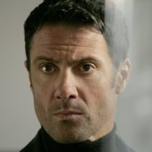 Marco Falaguasta in una scena dell'episodio Apparenze de Il bene e il male