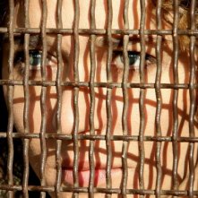 Un primo piano di Valeria Golino in una scena di Giulia non esce la sera